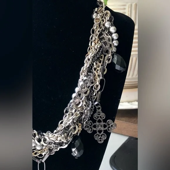 Twisted Chain & Pearl Necklace w/Charms & Pendant - Picture 5 of 9